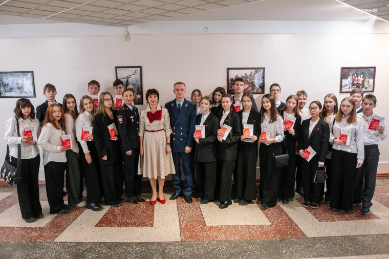 Вручение паспорта гражданина РФ в Администрации САО г. Омска.