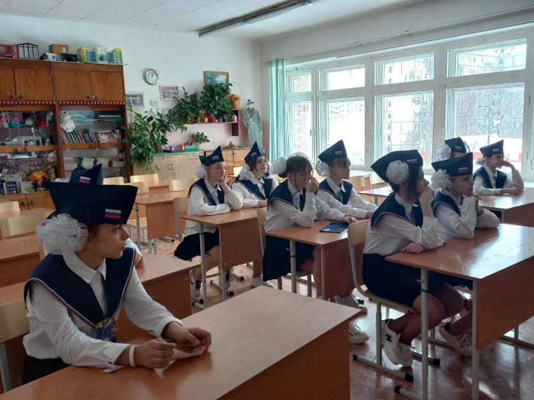 Зарница - военно - патриотическая игра.